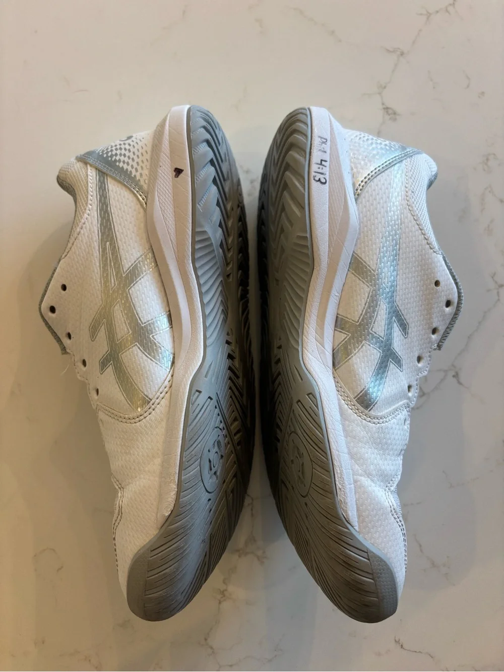Women’s volleyball shoes